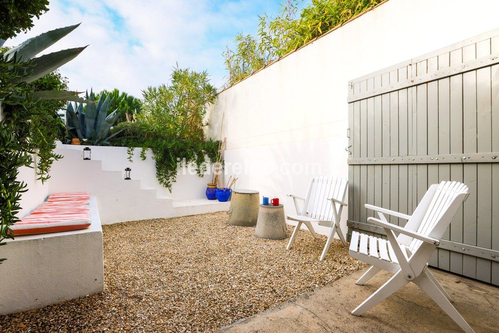 Photo 21: An accomodation located in Sainte-Marie-de-R&eacute; on ile de R&eacute;.