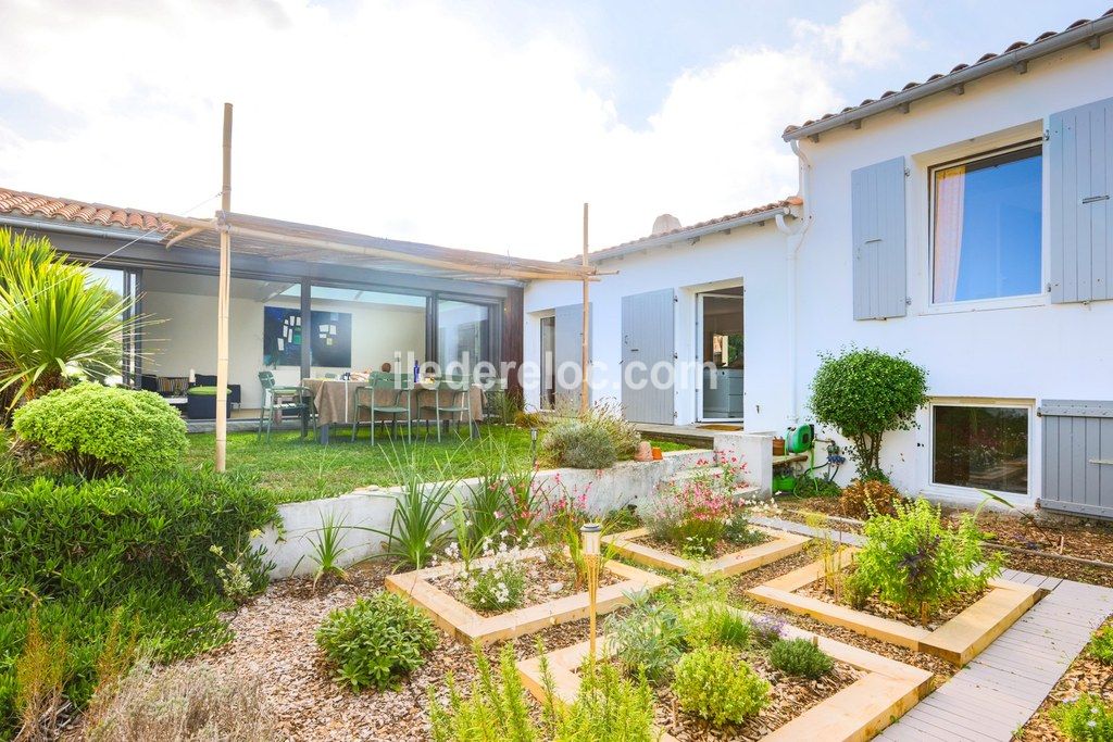 Photo 30: An accomodation located in Sainte-Marie-de-R&eacute; on ile de R&eacute;.