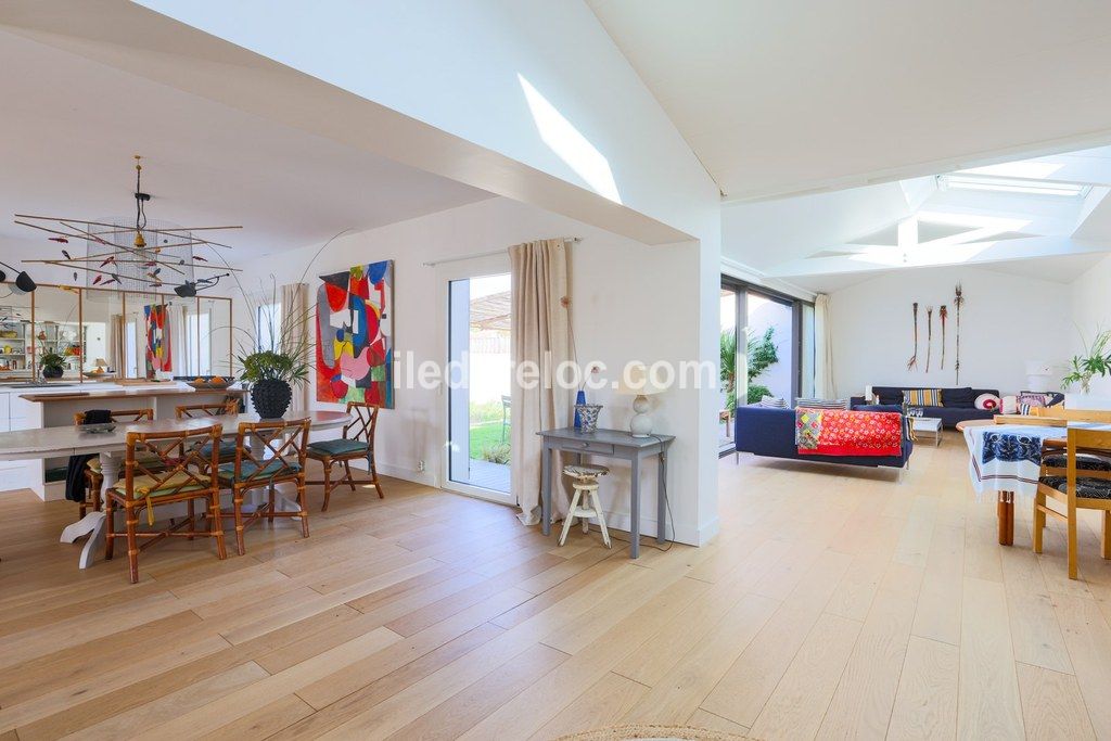 Photo 10: An accomodation located in Sainte-Marie-de-R&eacute; on ile de R&eacute;.