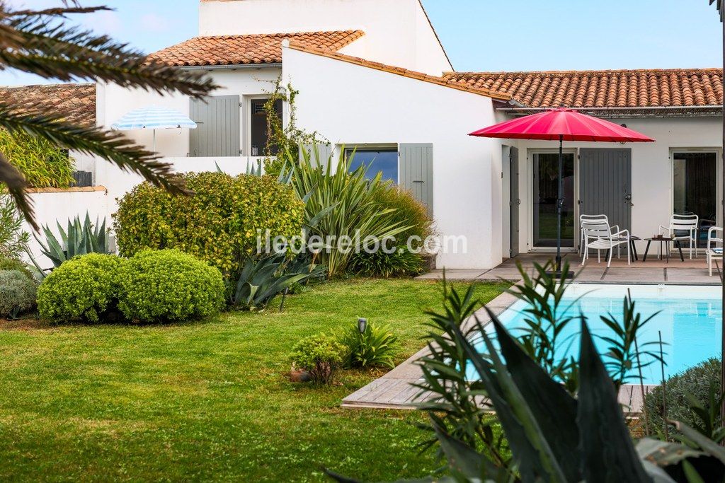 Photo 6: An accomodation located in Sainte-Marie-de-R&eacute; on ile de R&eacute;.