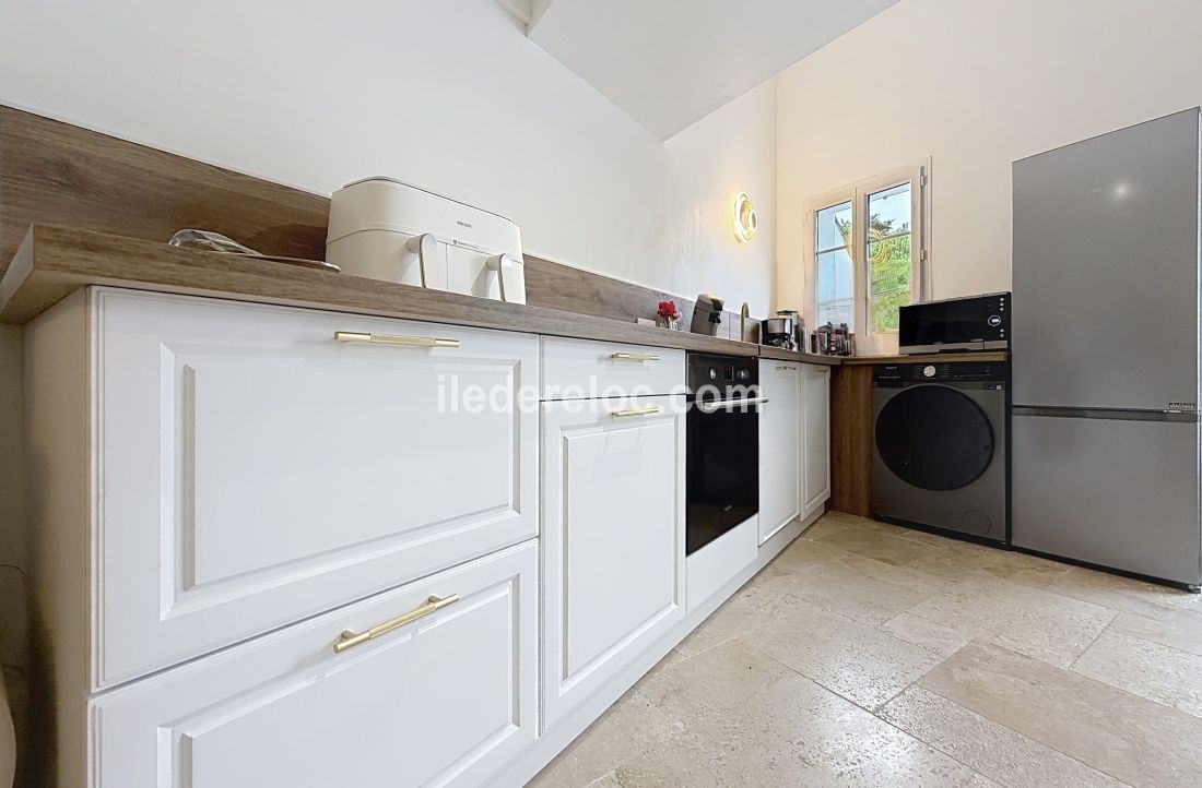 Photo 7: An accomodation located in La Flotte-en-R&eacute; on ile de R&eacute;.