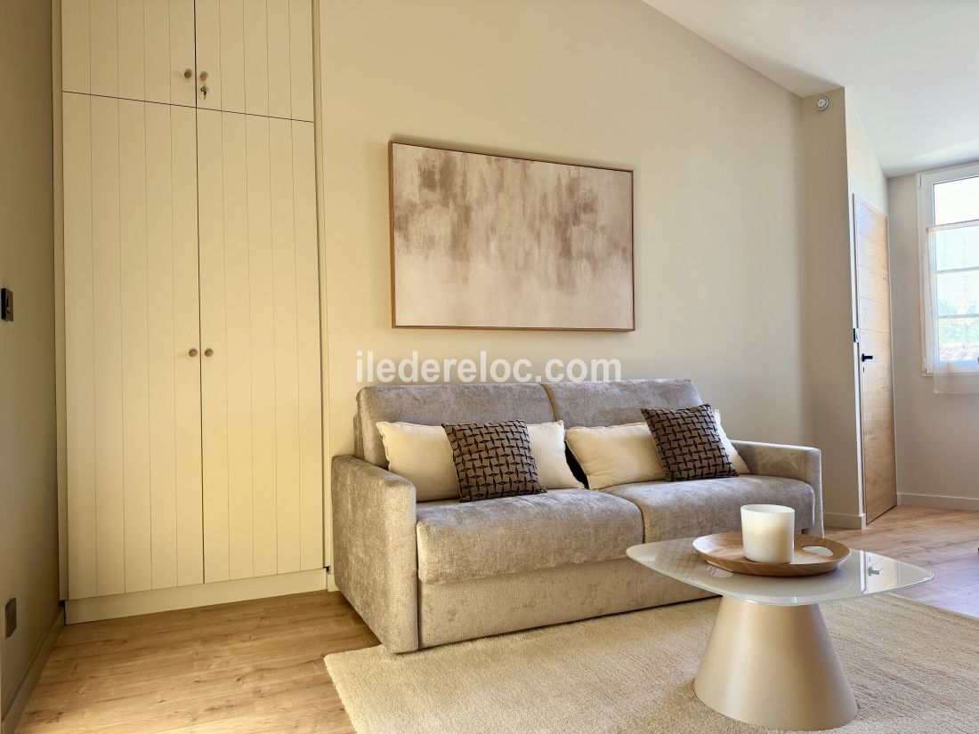 Photo 4: An accomodation located in Le Bois-Plage-en-R&eacute; on ile de R&eacute;.