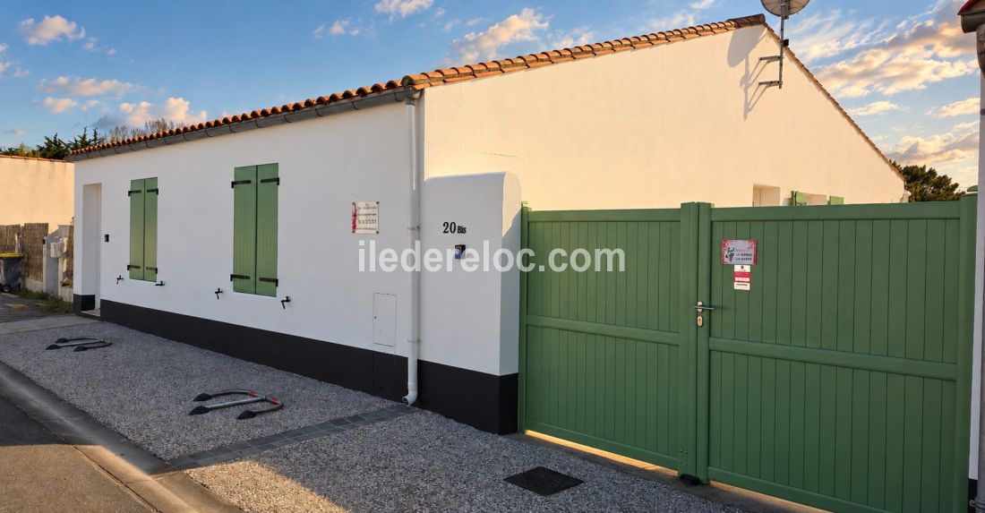 Photo 15: An accomodation located in La Flotte-en-R&eacute; on ile de R&eacute;.