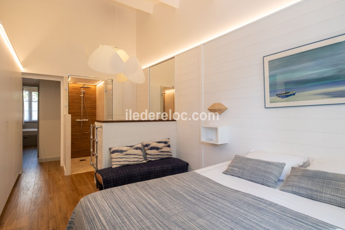 Photo 16: An accomodation located in La Couarde-sur-mer on ile de R&eacute;.