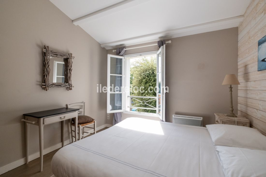 Photo 9: An accomodation located in La Couarde-sur-mer on ile de R&eacute;.