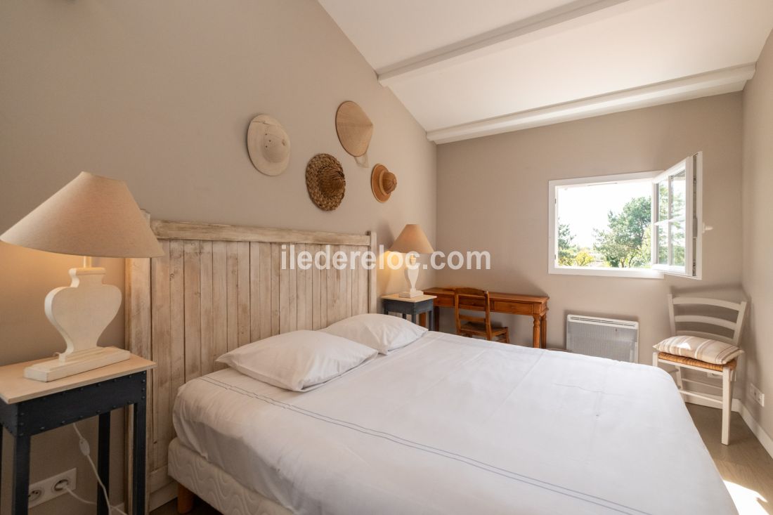 Photo 12: An accomodation located in La Couarde-sur-mer on ile de R&eacute;.