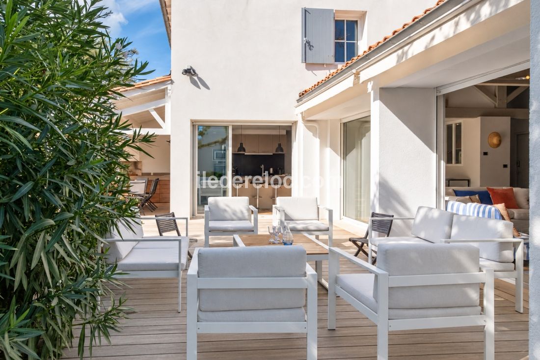 Photo 4: An accomodation located in La Couarde-sur-mer on ile de R&eacute;.